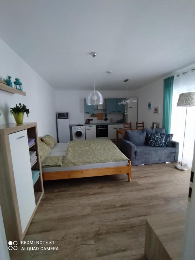 Apartman Eliska Vinohradni 200 Apartment Simonovice Exterior photo